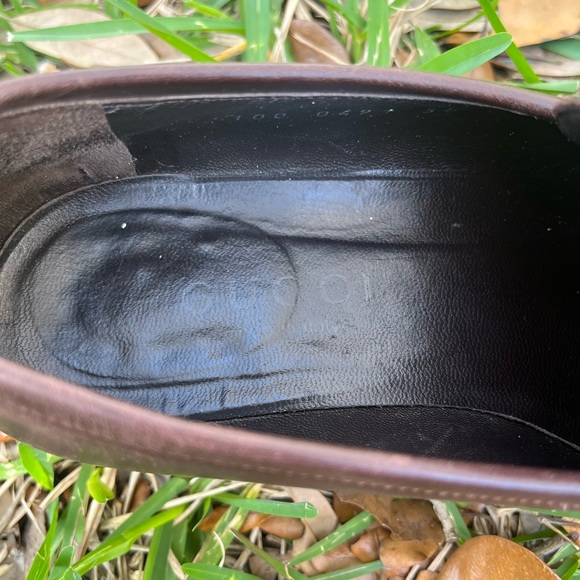 Gucci GG Leather Loafers - Picture 7 of 9